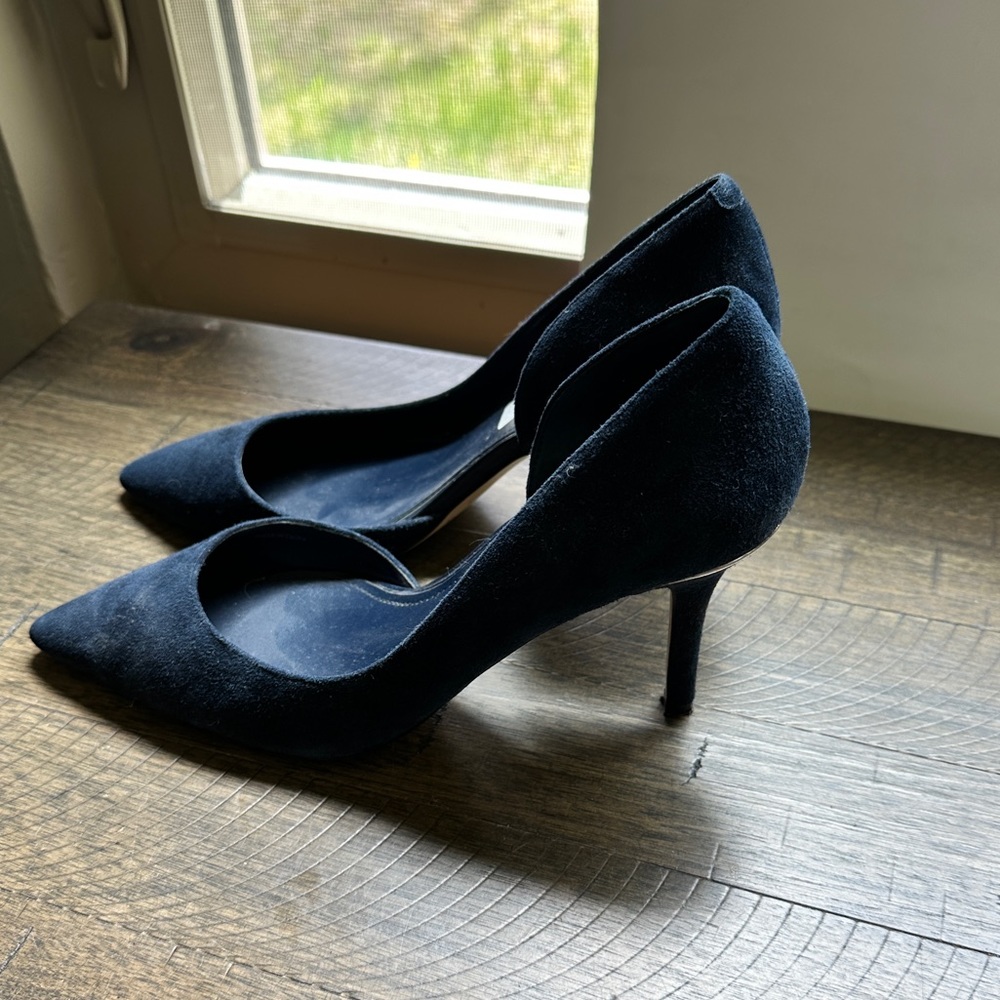 White House black market navy heels. Size 8.5.